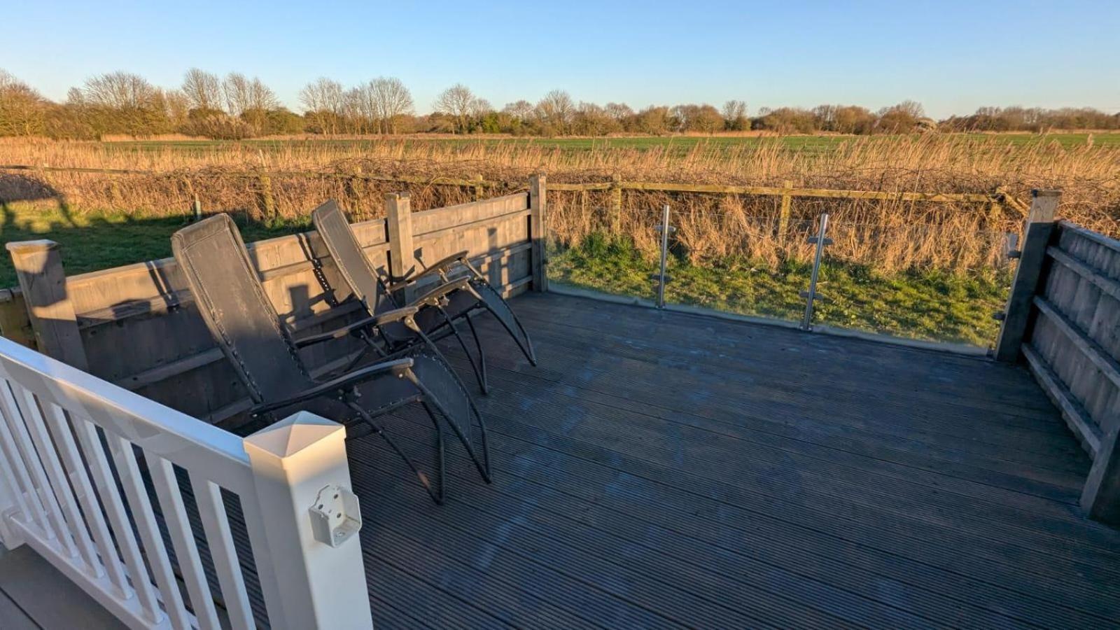 Lighthouse Lodge - Peaceful & Dog Friendly Sutton-on-Sea エクステリア 写真